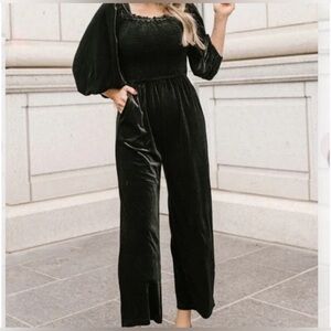 Ivy City Co. Arianna Jumpsuit L In Black Velvet Smocked Balloon Sleeve